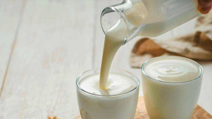 Difference between kefir and yogurt Difference between kefir and yogurt